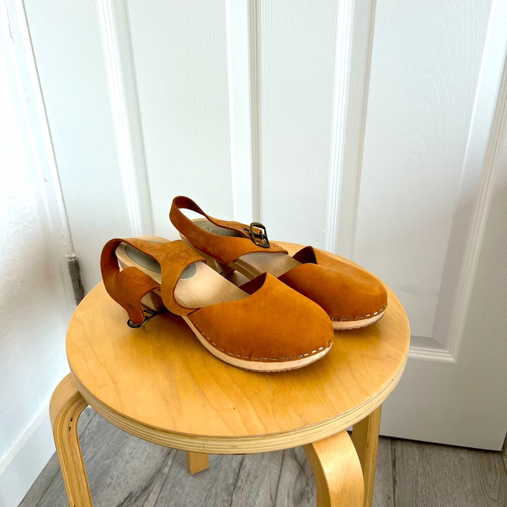 Nina Z clogs